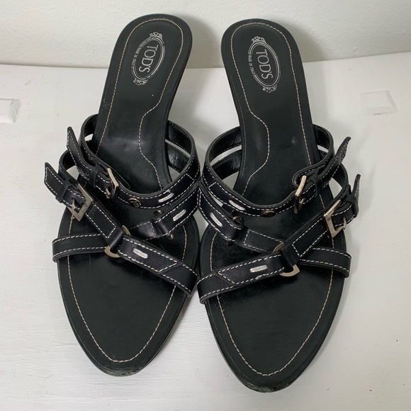 TOD’S leather sandals